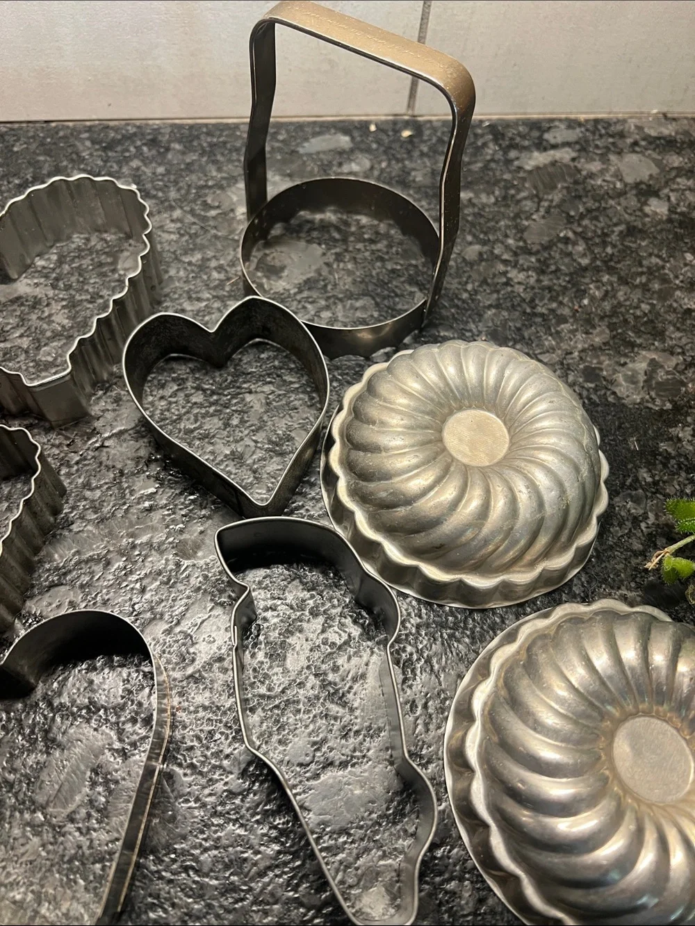 20 piece Assorted VINTAGE COOKIE CUTTERS, MOLDS, BISCUIT CUTTERS.